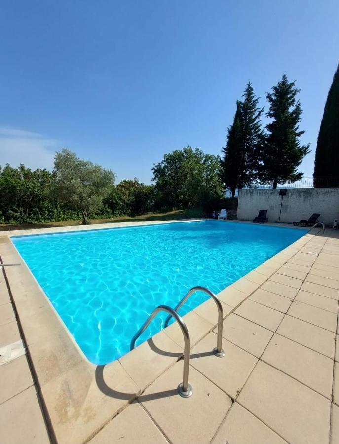 Logement D'Exception Pres Du Colorado Provencal Dans Une Residence Au Calme Avec Piscine Offrant Une Vue Imprenable Sur Le Luberon Depuis Sa Terrasse Viens Экстерьер фото